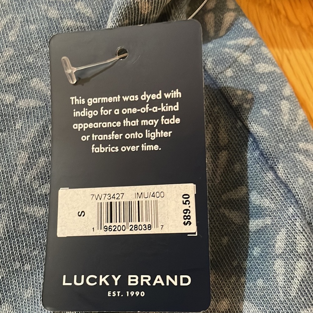 NWT Women’s Lucky Brand Cropped Hoodie Sweatshirt Size Small - Picture 2 of 7